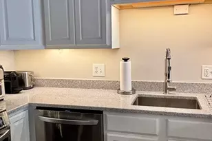 26 Greenleaves Dr, Amherst, MA 01002 - Photo 10