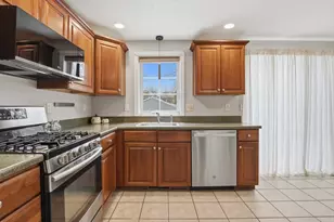 74 Felton St, Lowell, MA 01852 - Photo 8