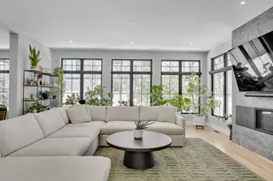 32 Lantern Ln, Wellesley, MA 02481 - Photo 2