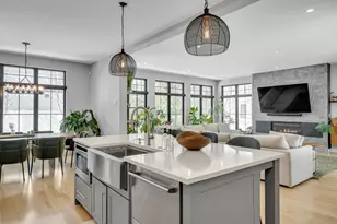 32 Lantern Ln, Wellesley, MA 02481 - Photo 2
