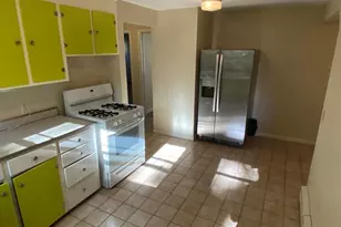 47 Summer St, Northampton, MA 01060 - Photo 2