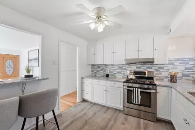 744 Bradley Rd, Springfield, MA 01109 - Photo 10