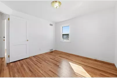 744 Bradley Rd, Springfield, MA 01109 - Photo 22