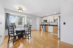 8 Russell Dr, Salem, MA 01970 - Photo 10