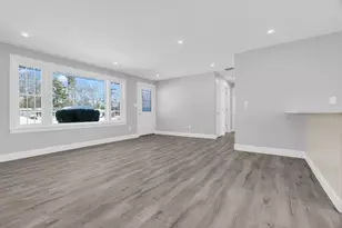 95 Lisa Ann Dr, Bellingham, MA 02019 - Photo 2