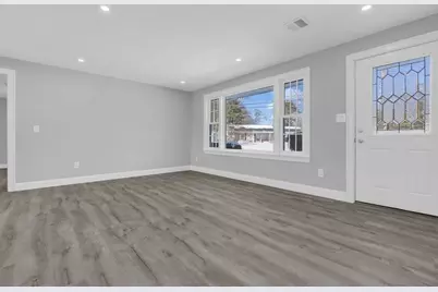 95 Lisa Ann Dr, Bellingham, MA 02019 - Photo 6