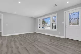 95 Lisa Ann Dr, Bellingham, MA 02019 - Photo 6