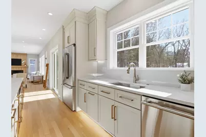 1 Delisio Dr, Andover, MA 01810 - Photo 8