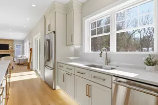 1 Delisio Dr, Andover, MA 01810 - Photo 8