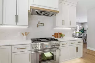 1 Delisio Dr, Andover, MA 01810 - Photo 6