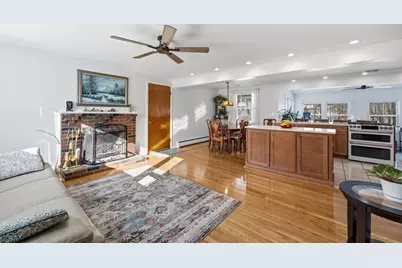 11 Hillcrest Ave, Brockton, MA 02301 - Photo 8