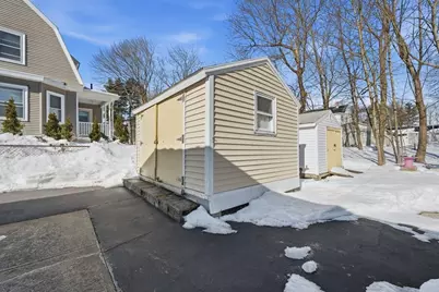 11 Hillcrest Ave, Brockton, MA 02301 - Photo 28