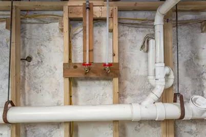 521 Kempton St, New Bedford, MA 02740 - Photo 16