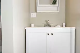 521 Kempton St, New Bedford, MA 02740 - Photo 12