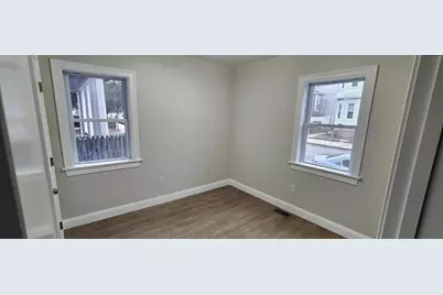 322 Brownell St #1E, Fall River, MA 02720 - Photo 4