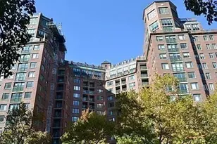 10 Rogers St, Cambridge, MA 02142 - Photo 1