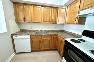 114 Oak Ln, Brockton, MA 02301 - Photo 6