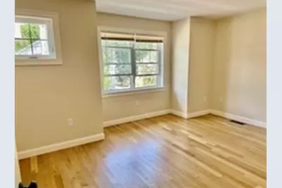 152 Sycamore St #152, Watertown, MA 02472 - Photo 4