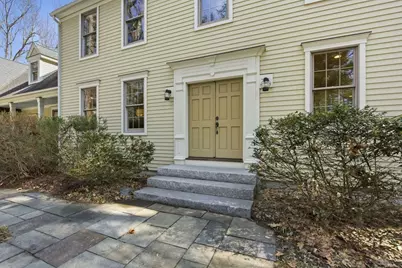 16 Hawthorn Rd, Amherst, MA 01002 - Photo 2