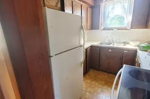 27 Bond St, Fall River, MA 02720 - Photo 12