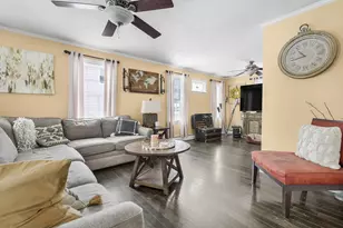 90 Elm St, Swansea, MA 02777 - Photo 4