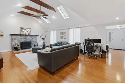 1 Newton St, Dartmouth, MA 02748 - Photo 4