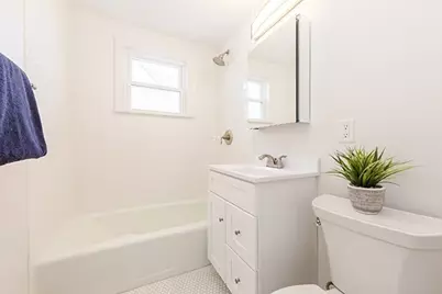 150 Brown St #2L, Waltham, MA 02453 - Photo 4