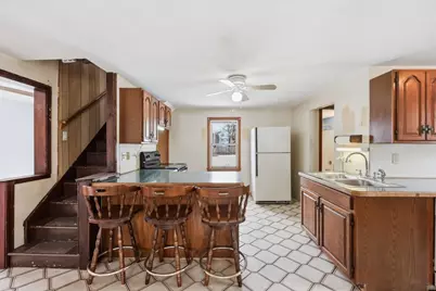 56 Percy St, Chicopee, MA 01020 - Photo 10