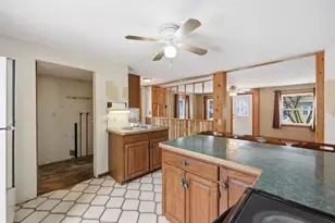 56 Percy St, Chicopee, MA 01020 - Photo 18