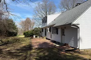 208 Rolling Ridge Rd, Amherst, MA 01002 - Photo 2