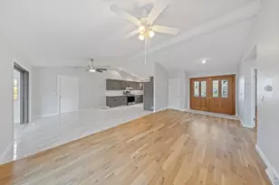 86 Willowbrook Dr, Agawam, MA 01001 - Photo 12