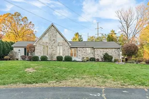 86 Willowbrook Dr, Agawam, MA 01001 - Photo 2