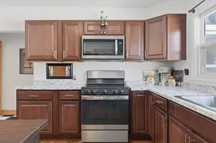 660 S Franklin, Holbrook, MA 02343 - Photo 8