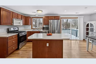 23 Cady St, Billerica, MA 01821 - Photo 6