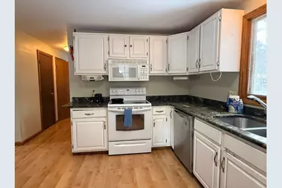 23 Horseshoe Dr, Plainville, MA 02762 - Photo 2