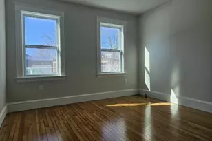 9 Victoria, Lowell, MA 01851 - Photo 6