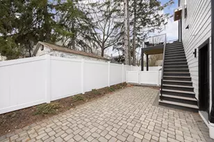 25 Tolman St, Waltham, MA 02453 - Photo 4