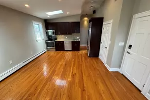 24 Ellington Rd, Somerville, MA 02144 - Photo 8