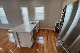 126 Cross St, Somerville, MA 02145 - Photo 4