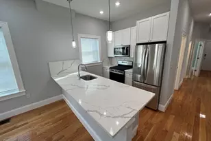 29 Alpine St, Somerville, MA 02144 - Photo 4