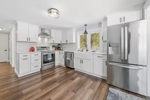 1187 West St, Walpole, MA 02081 - Photo 2