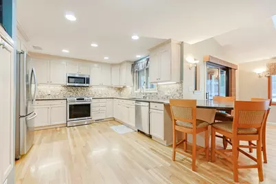 18 Sherborne Cir, Ashland, MA 01721 - Photo 4