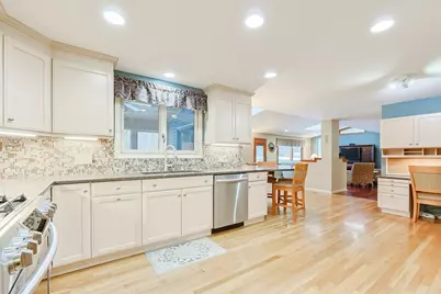 18 Sherborne Cir, Ashland, MA 01721 - Photo 6