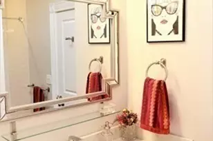 40 Evergreen Ave, Somerville, MA 02145 - Photo 8