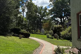 50 Mount Pleasant, Amherst, MA 01002 - Photo 2