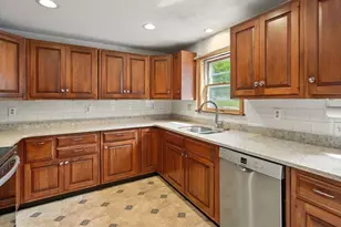 178 W Pomeroy Ln, Amherst, MA 01002 - Photo 8