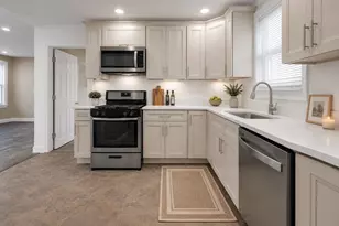 71 Cypress St, Watertown, MA 02472 - Photo 4
