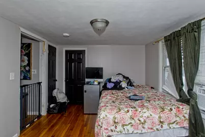 35 Merrimac Ave, Springfield, MA 01105 - Photo 4