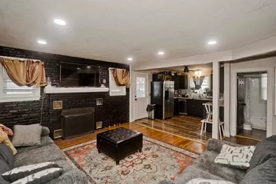 35 Merrimac Ave, Springfield, MA 01105 - Photo 12