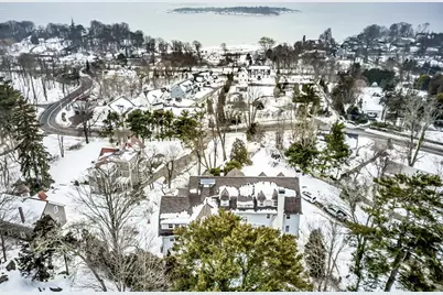 852 Hale St, Beverly, MA 01915 - Photo 2